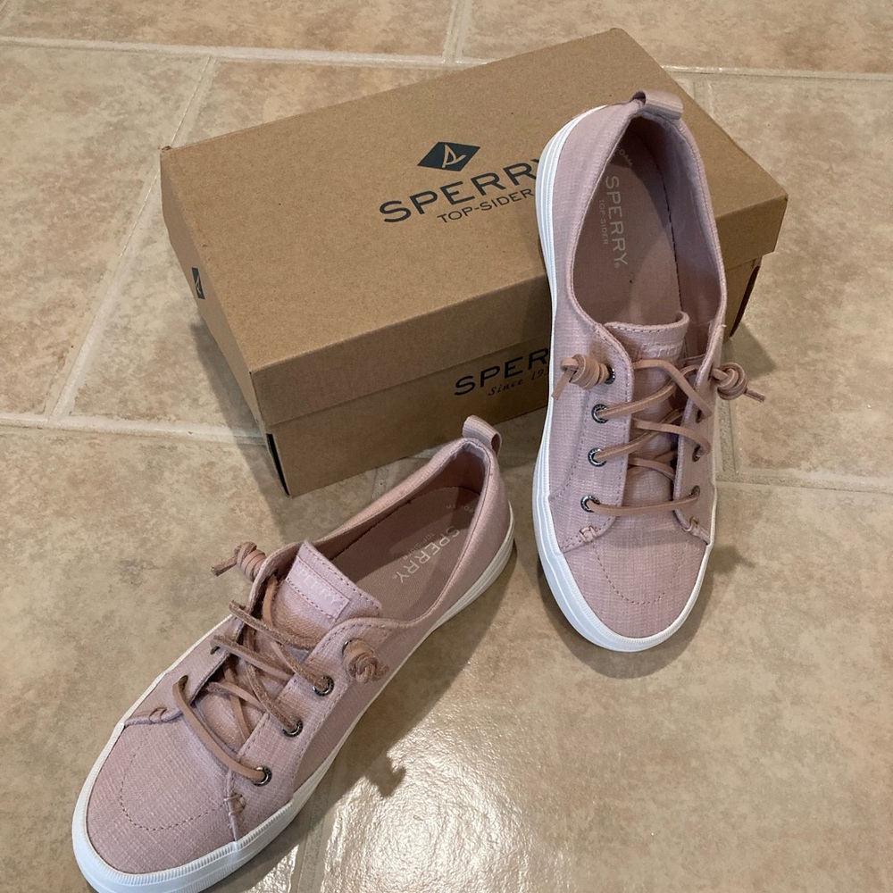 Women’s Sperry Crest Vibe shoes Size 8.5